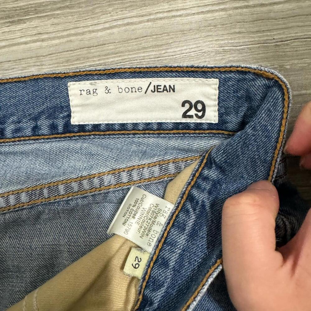 {SOLD} Rag & Bone Winnie Distressed Frayed Cut off Medium Wash Shorts- Size 29 - Picture 4 of 4